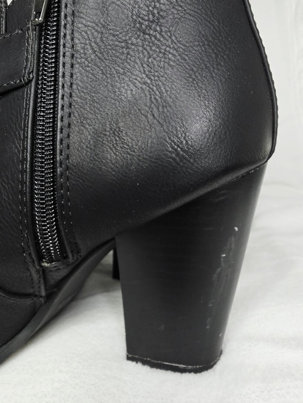 Heart In D Booties - Picture 8 of 9